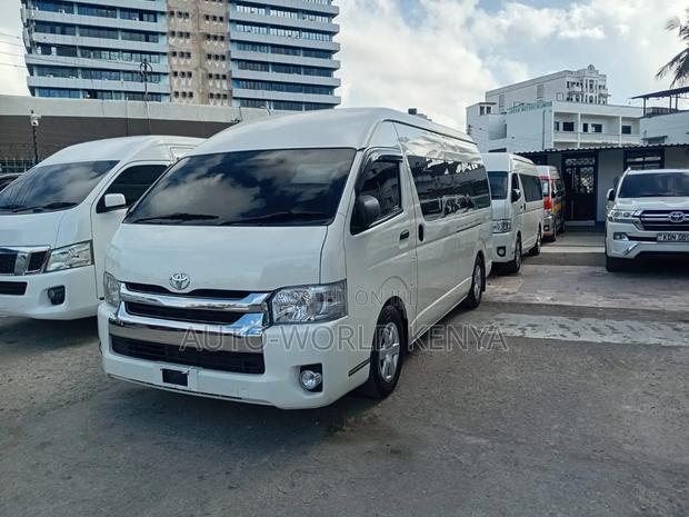 Toyota HiAce 2020 White - thumbnail 4