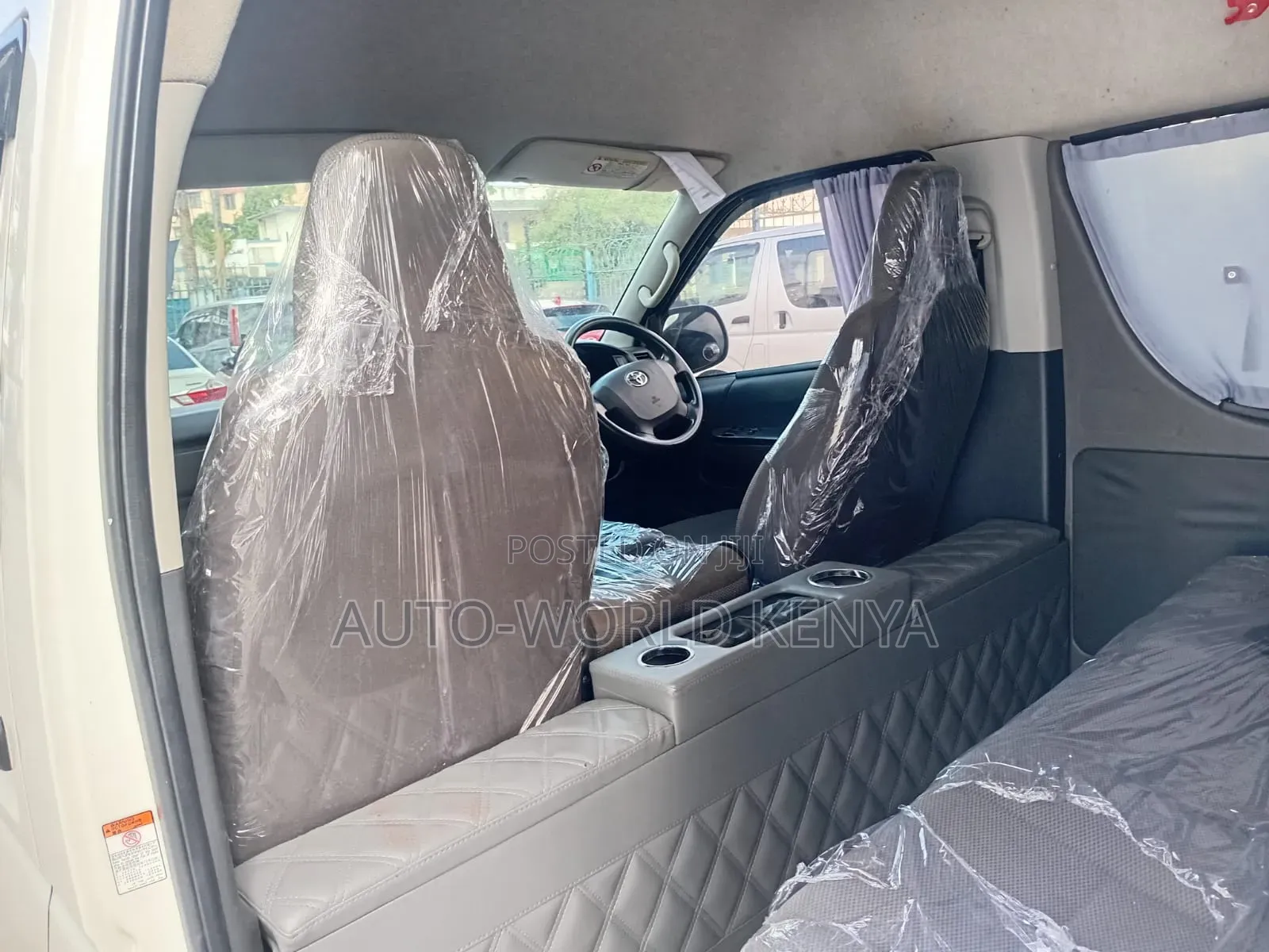 Toyota HiAce 2020 White