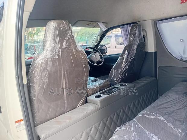 Toyota HiAce 2020 White - thumbnail 8