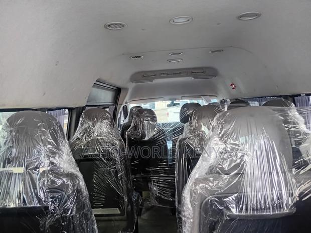 Toyota HiAce 2020 White - thumbnail 9