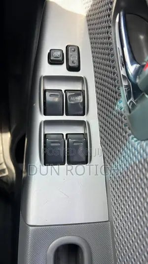 Toyota Hilux 3.0 D-4D 4x4 2012 Silver