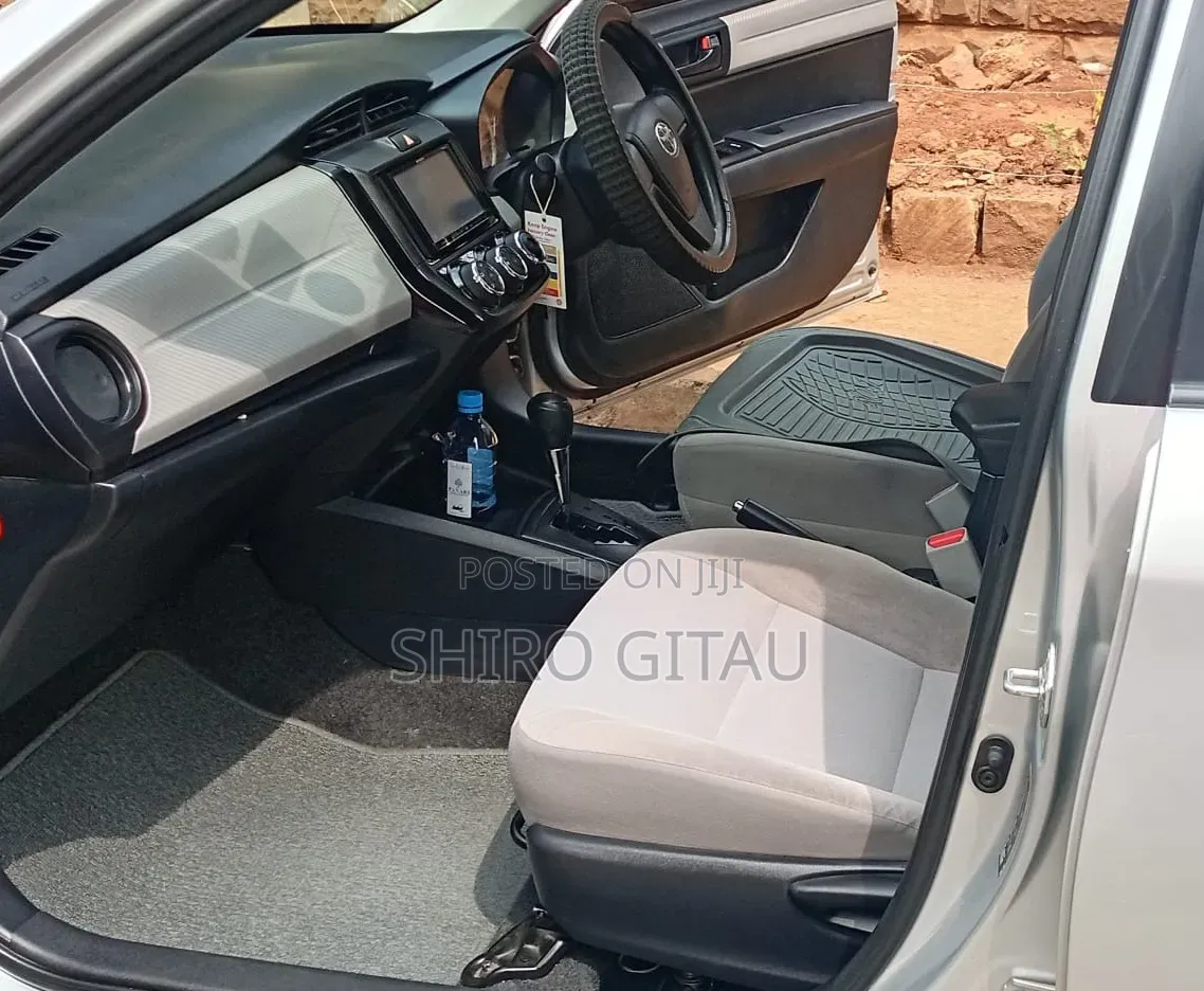 Toyota Corolla Fielder 2014 Silver