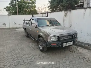 Nissan Pick-Up 1987 Gray