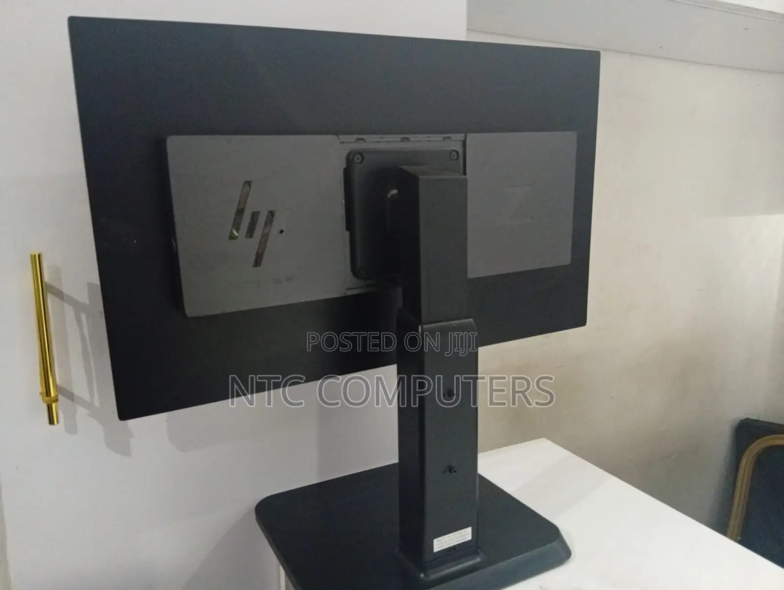 Refurbished HP 23 Inch Edge to Edge Display Monitor