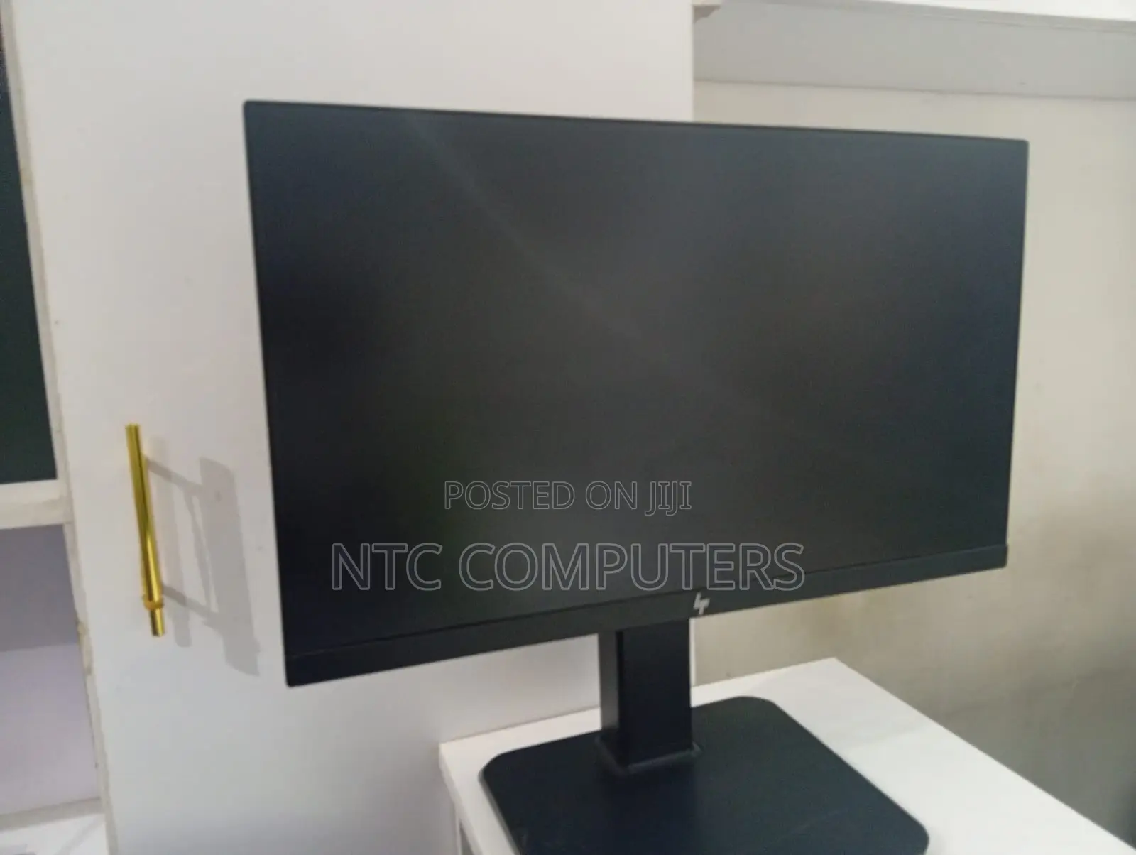 Refurbished HP 23 Inch Edge to Edge Display Monitor