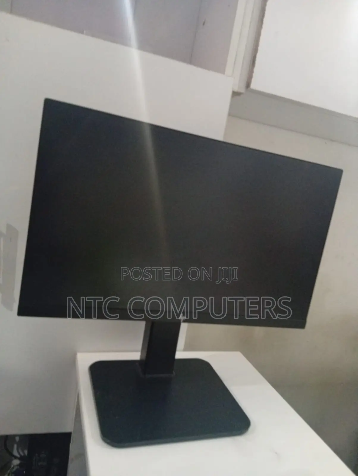 Refurbished HP 23 Inch Edge to Edge Display Monitor