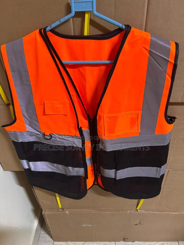 Heavy Duty Reflective Vest for Outdoor Work