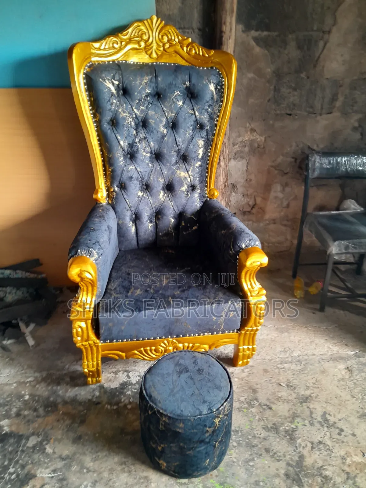 Queen Chair