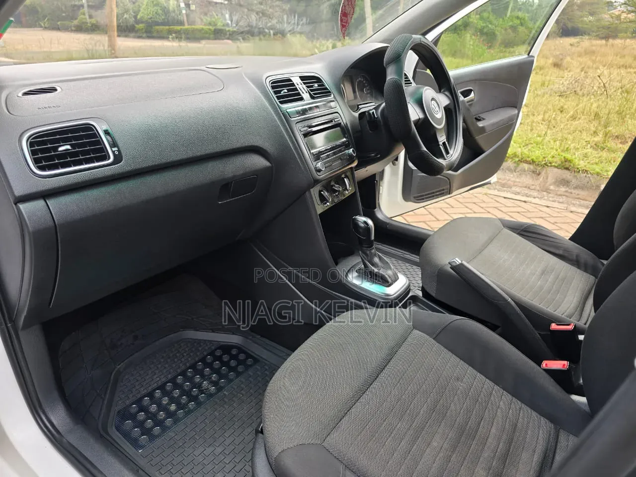 Volkswagen Polo 2012 White