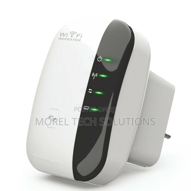 W01 300Mbps Wireless-N WiFi Repeater Universal Wall-Plug RangeExtender