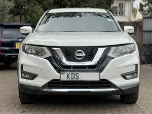 Nissan X-Trail 2.0 Petrol AWD 2016 White