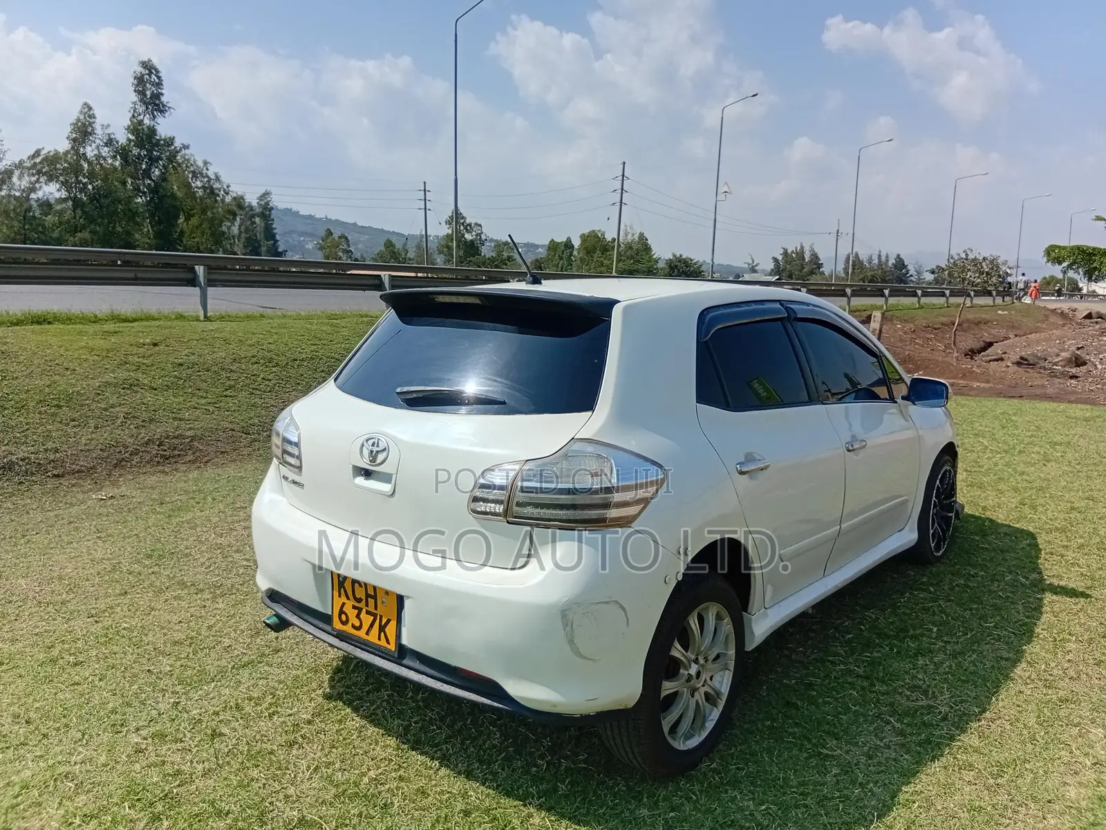 Toyota Blade 2009 White