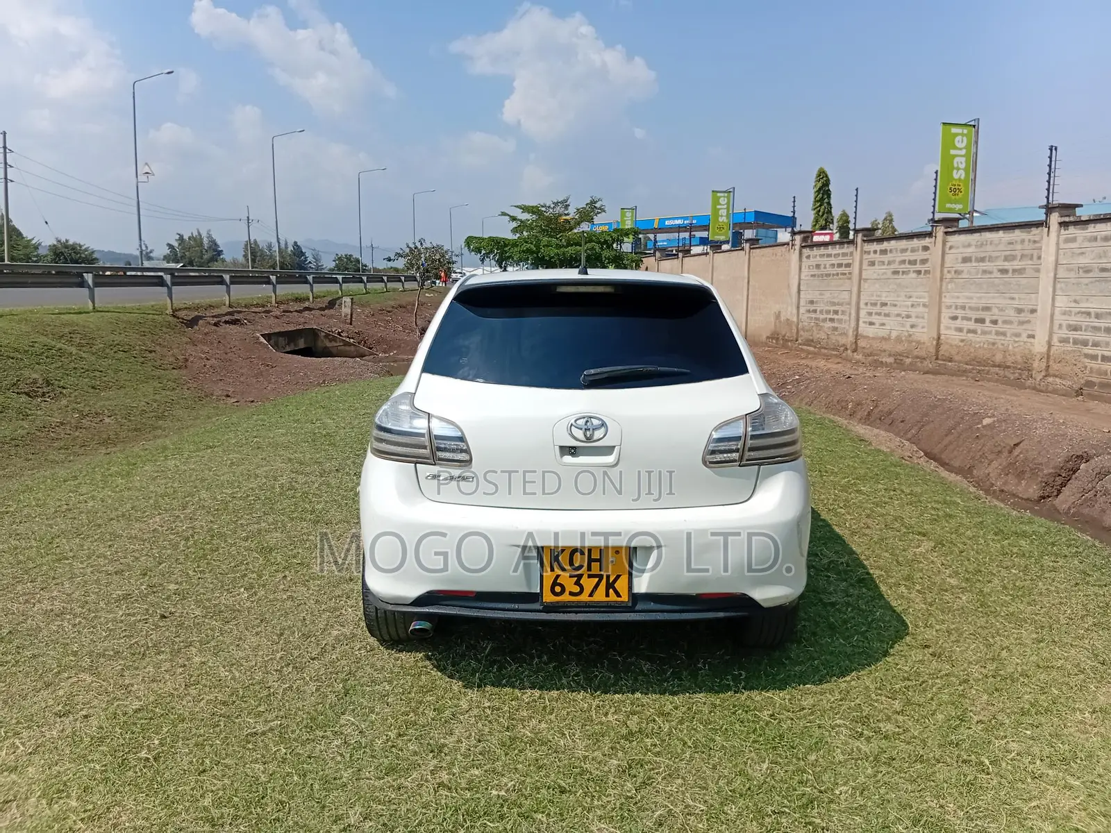 Toyota Blade 2009 White