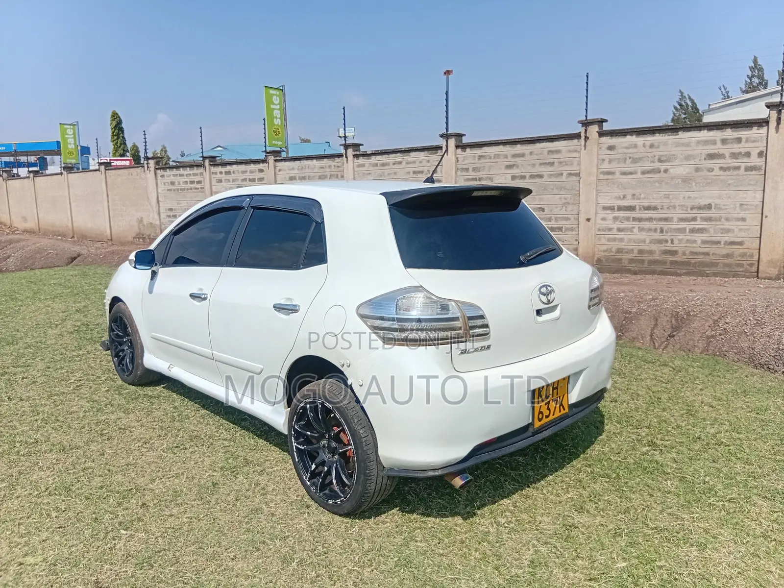 Toyota Blade 2009 White