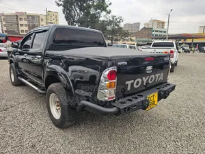 Toyota Hilux 2012 Black
