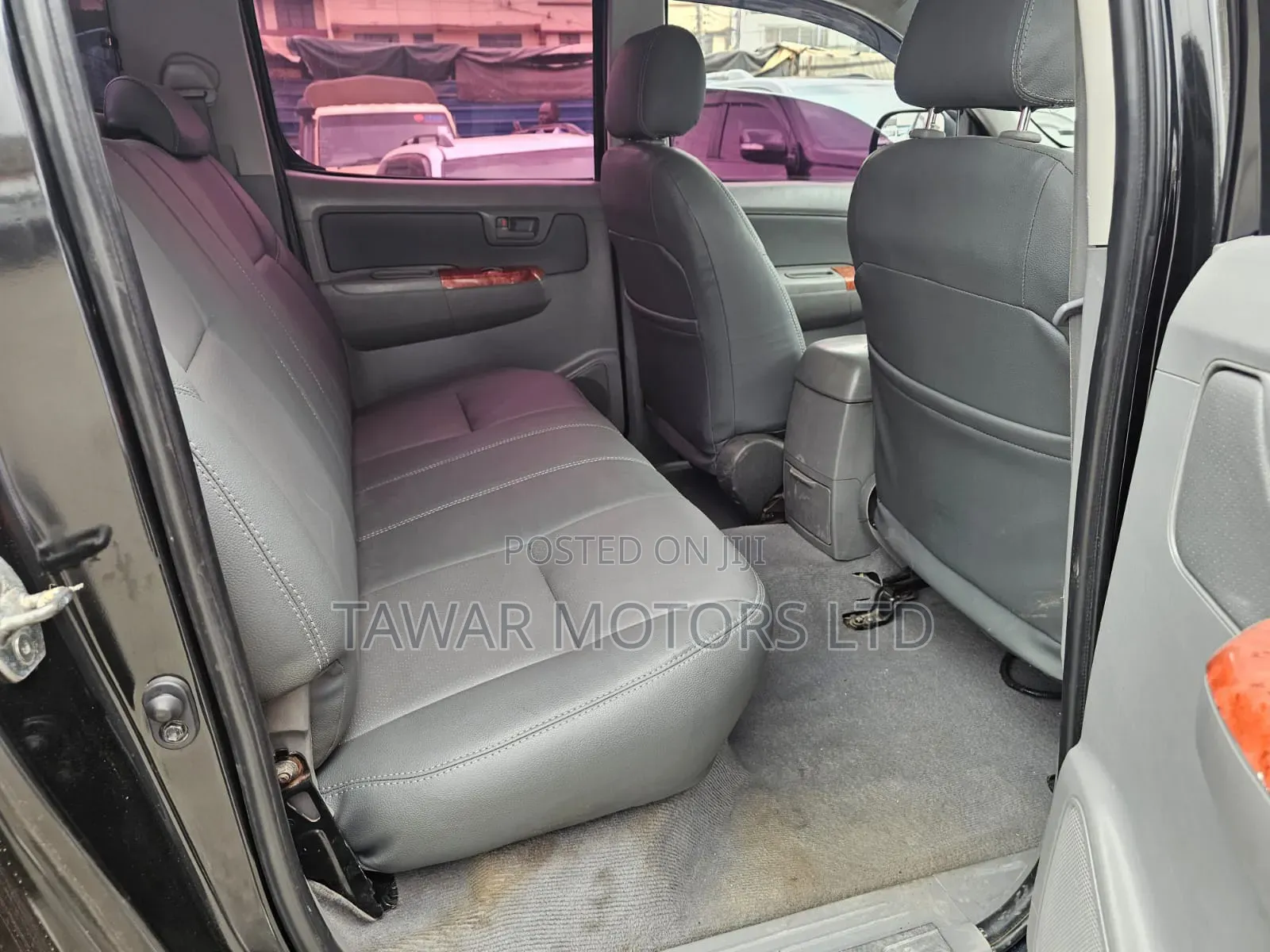 Toyota Hilux 2012 Black