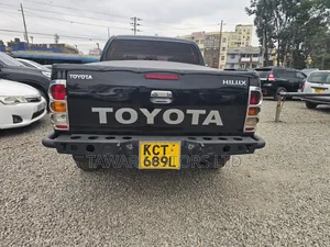 Toyota Hilux 2012 Black