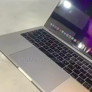 Laptop Apple MacBook 2017 16GB Intel Core i5 SSD 512GB