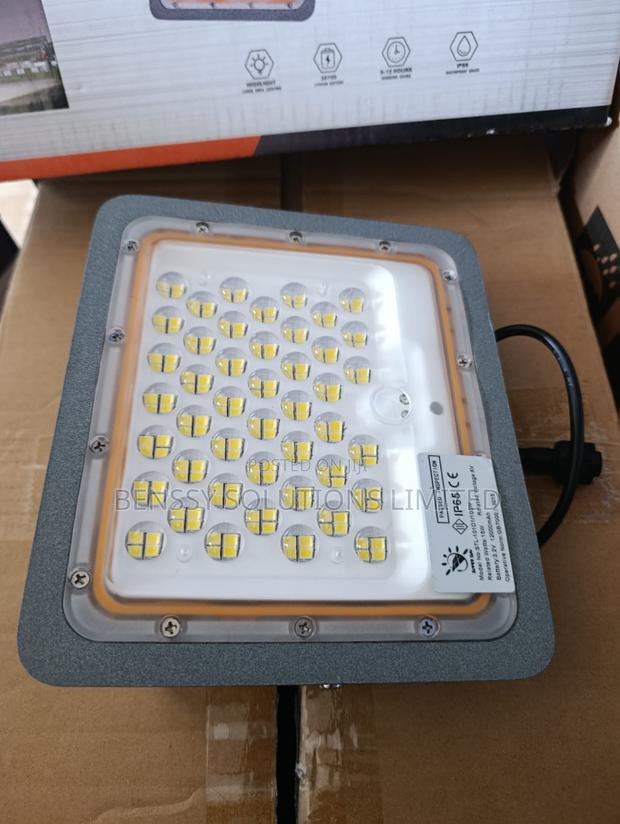 High Power Solar Floodlight 100 Watts - thumbnail 2