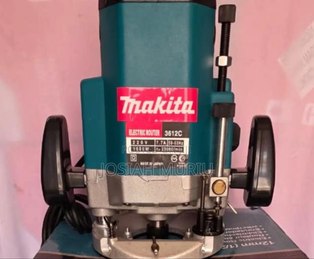 Makita 1600w Plunge Router Machine