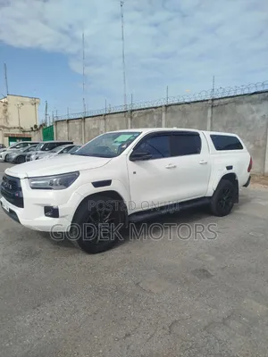 Toyota Hilux 2019 White