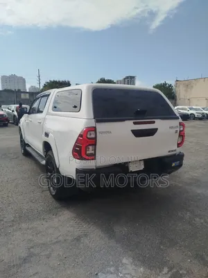 Toyota Hilux 2019 White