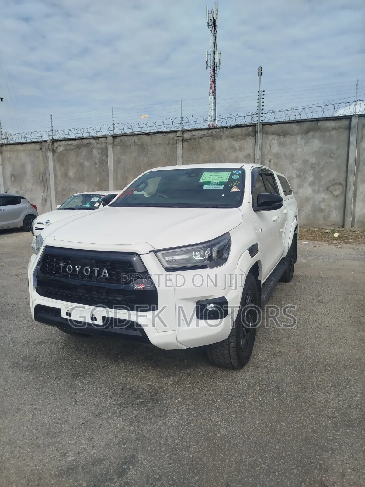 Toyota Hilux 2019 White
