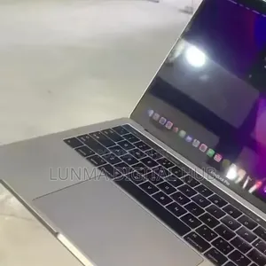 Laptop Apple MacBook 2017 16GB Intel Core i7 SSD 512GB