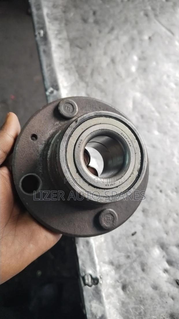 Rear Hub Lancer Cedia