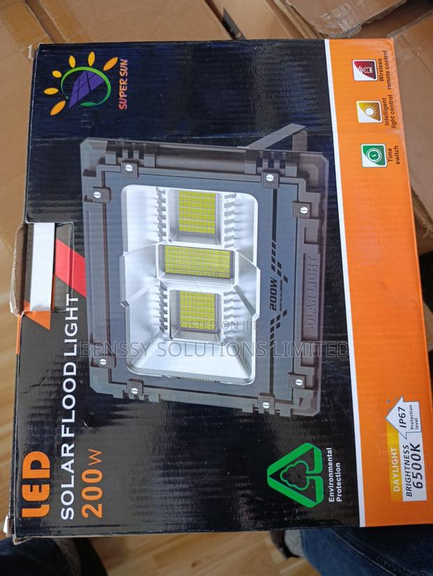 Solar Flood Light 100 Watts - thumbnail 2