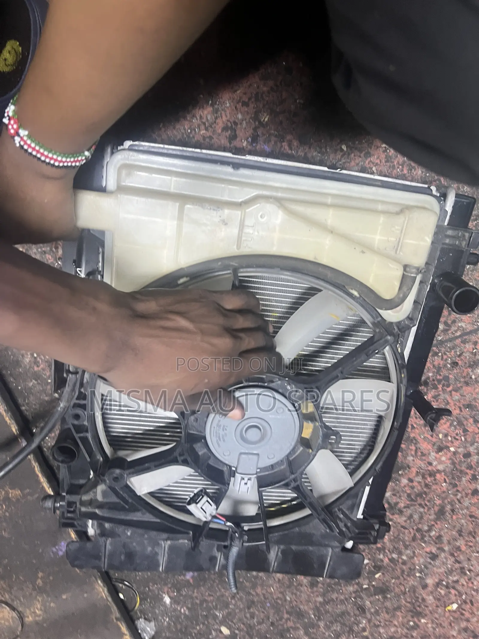 Complete Radiator With Fan Toyota Ractis