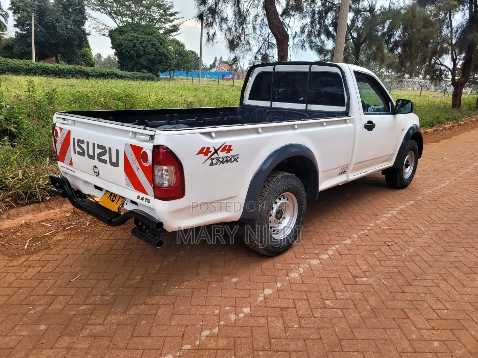 Isuzu D-MAX 2011 White