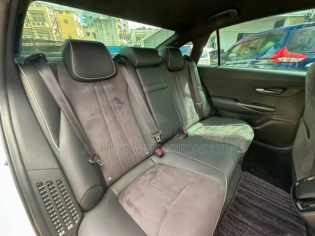 Toyota Crown 2020 Pearl