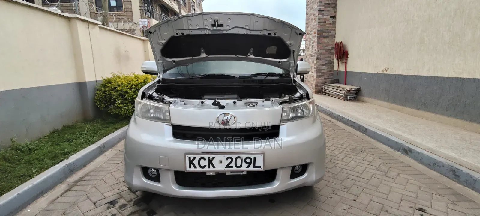 Toyota bB 2009 Silver