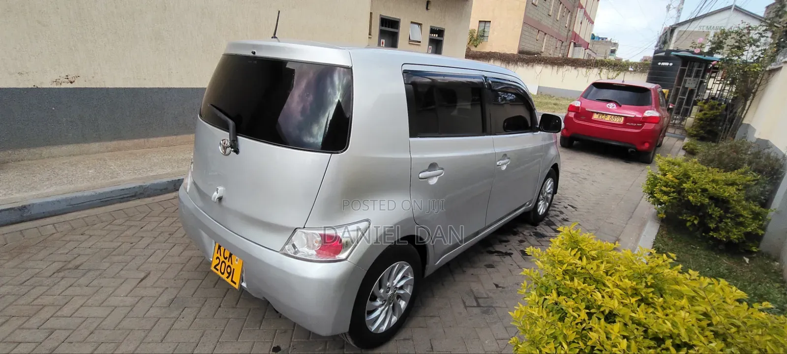 Toyota bB 2009 Silver