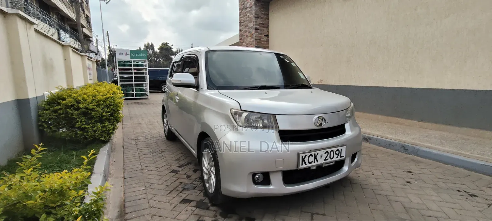 Toyota bB 2009 Silver