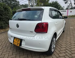 Volkswagen Polo 2011 White