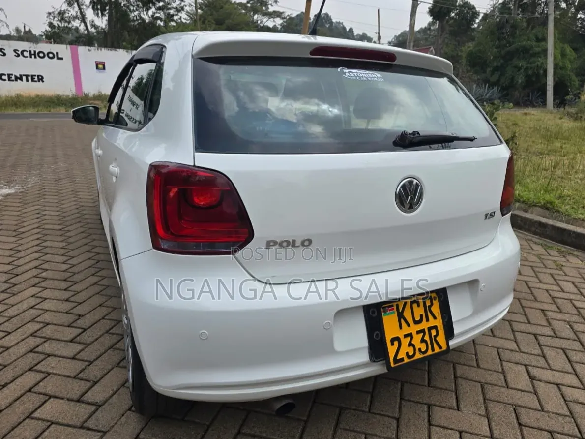 Volkswagen Polo 2011 White