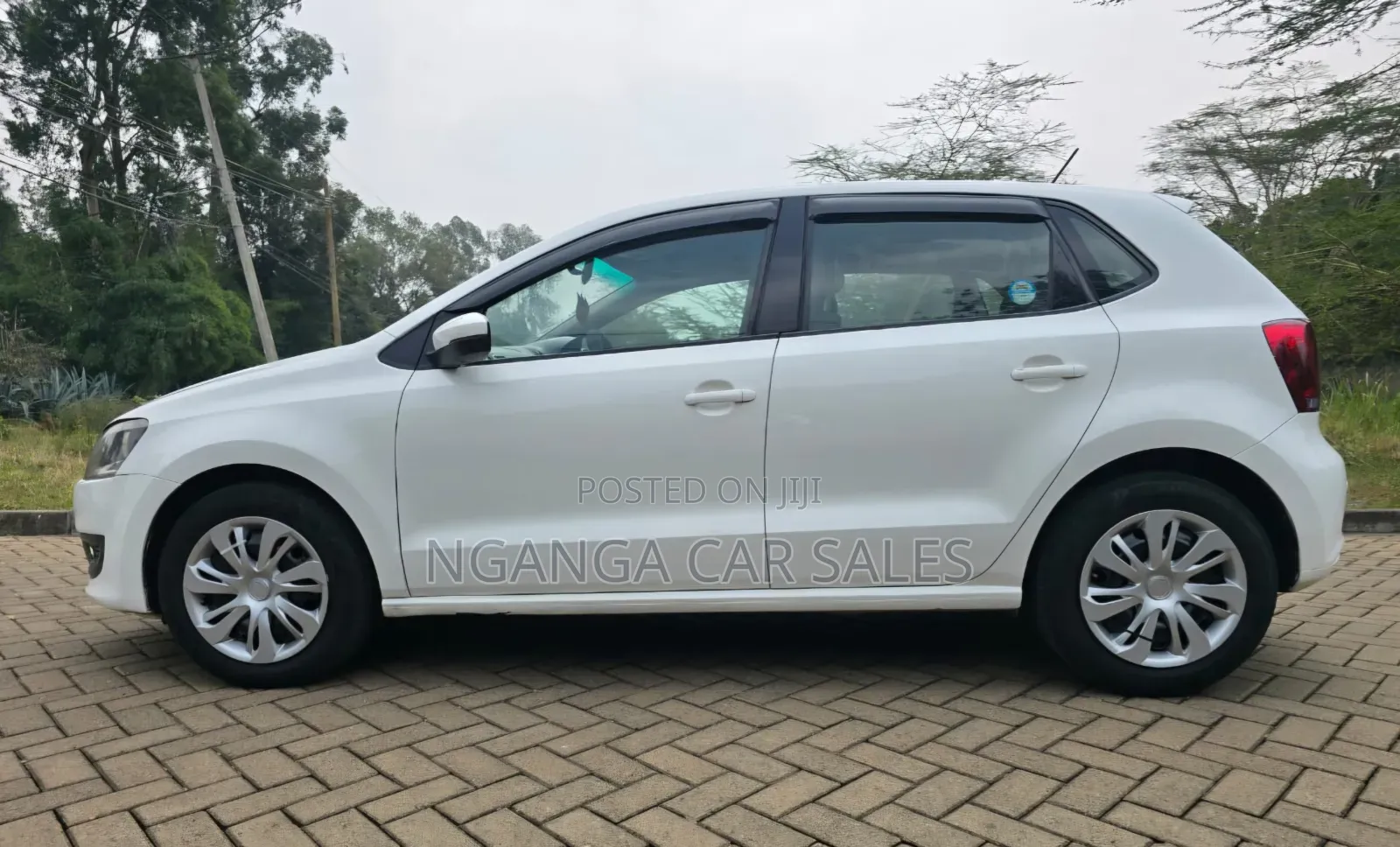 Volkswagen Polo 2011 White
