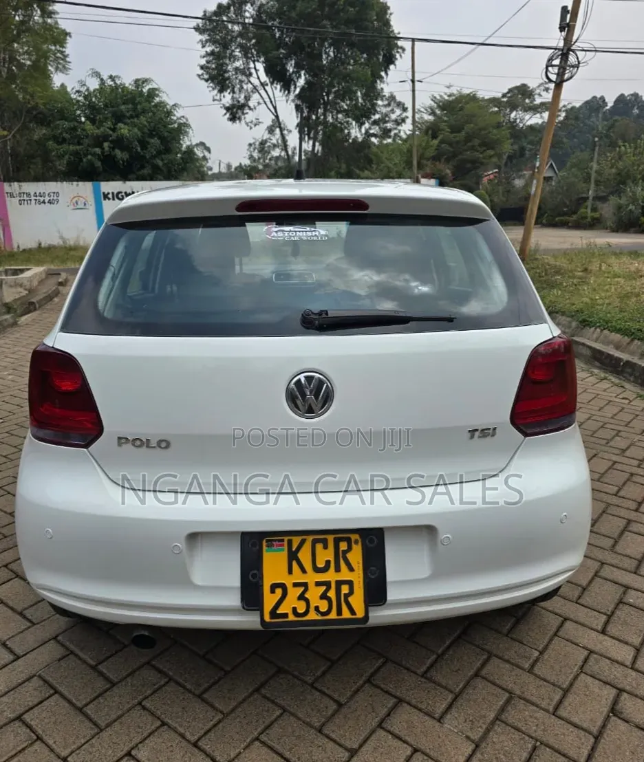 Volkswagen Polo 2011 White