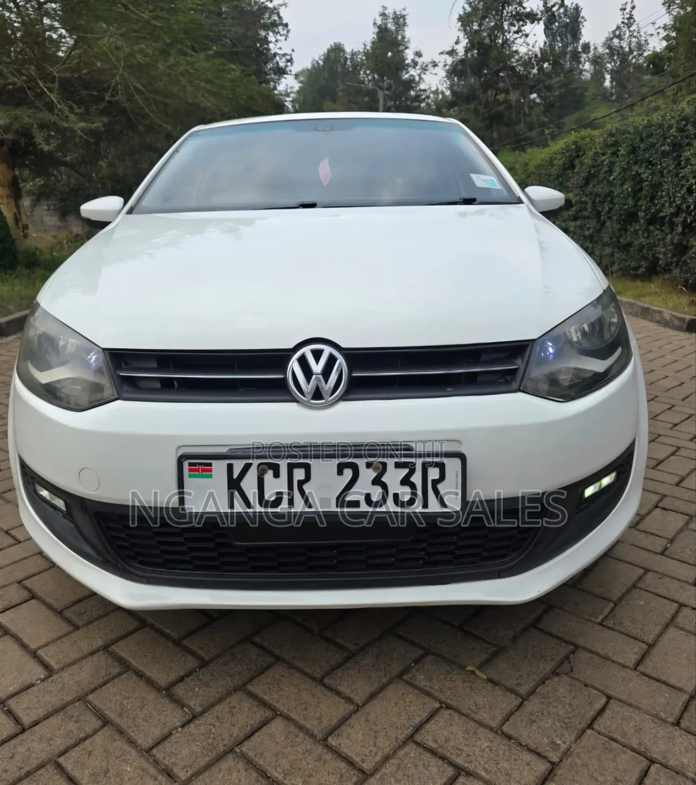 Volkswagen Polo 2011 White