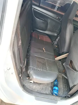 Toyota HiAce 2004 White