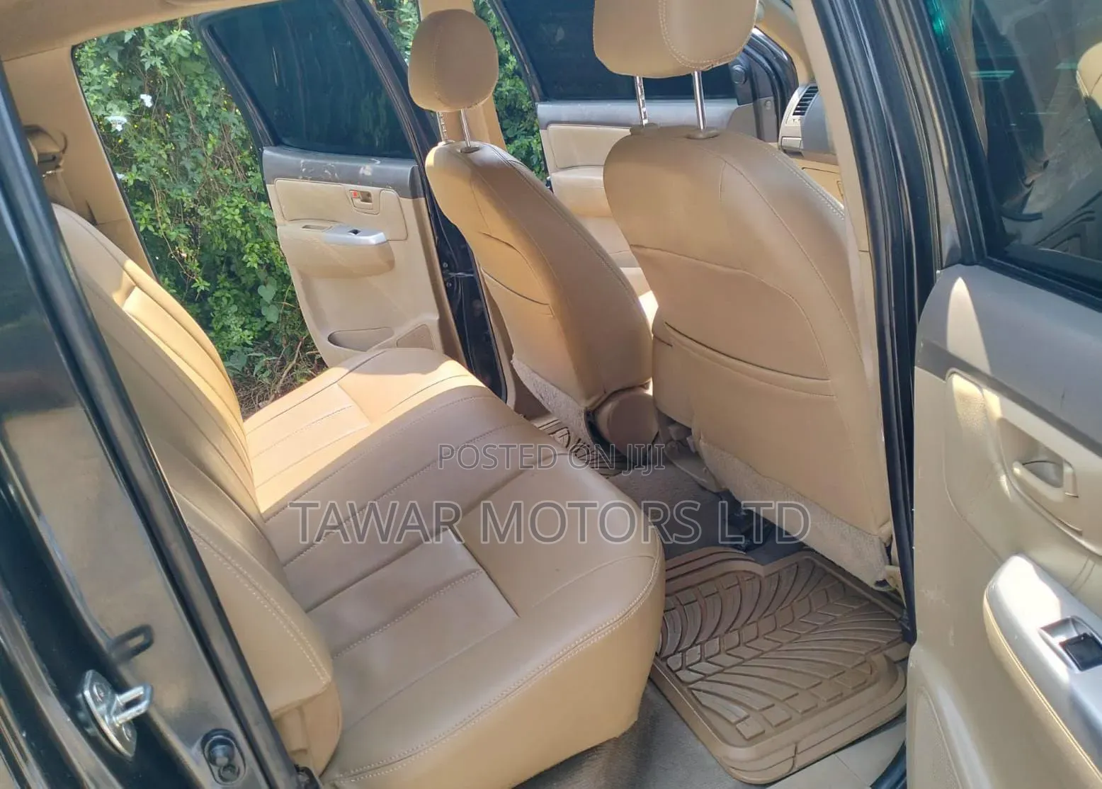 Toyota Hilux 2012 Black