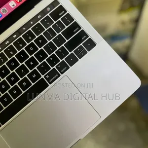 Laptop Apple MacBook 2019 16GB Intel Core i7 SSD 512GB