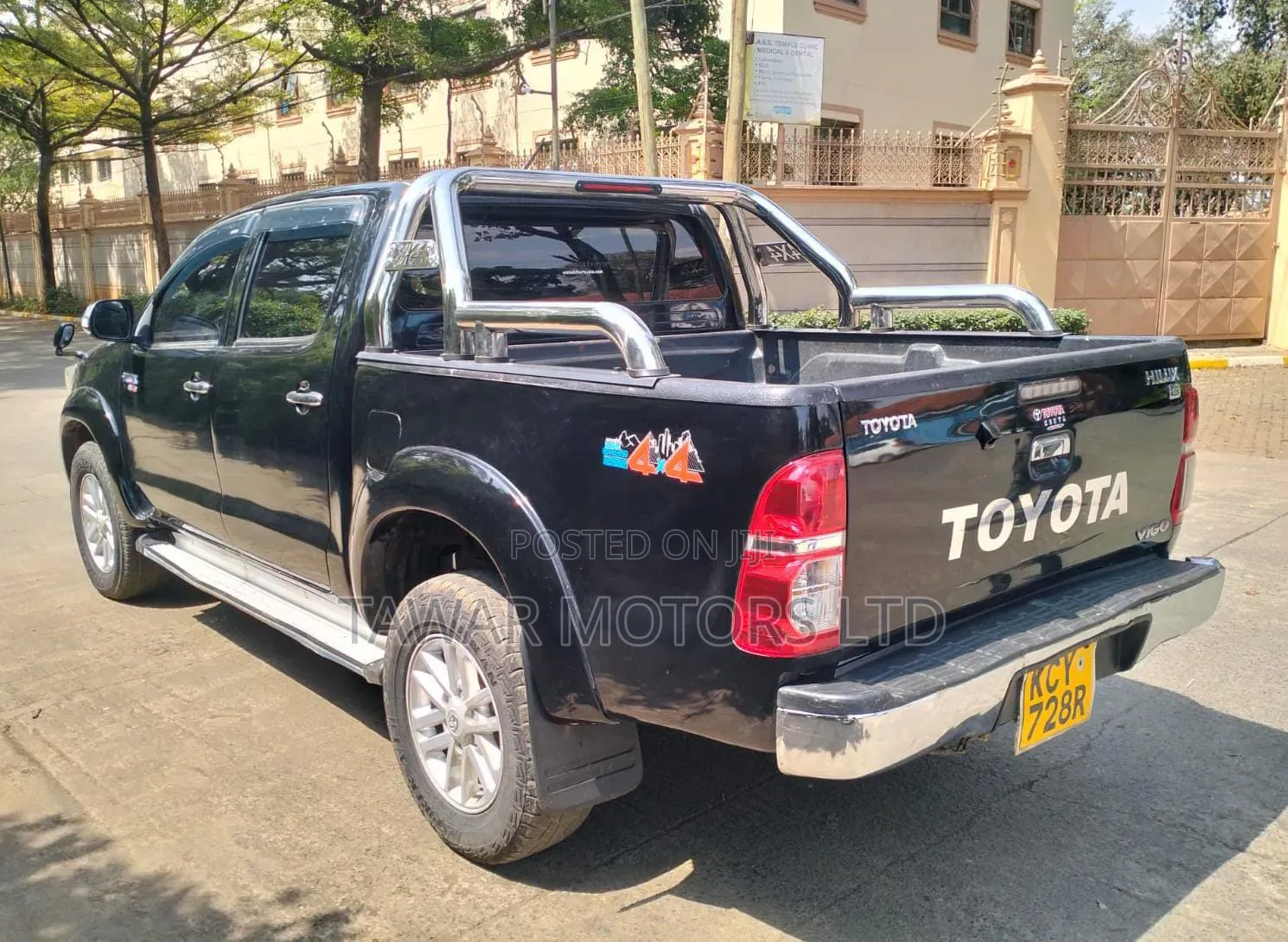 Toyota Hilux 2012 Black