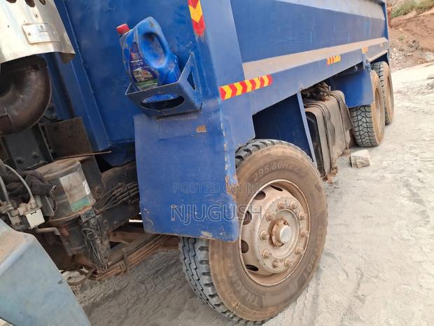 Hino Double Steering Dump Truck - thumbnail 9
