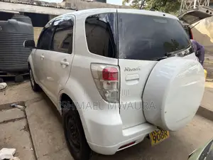 Toyota Rush 1.5 AWD 2012 Pearl