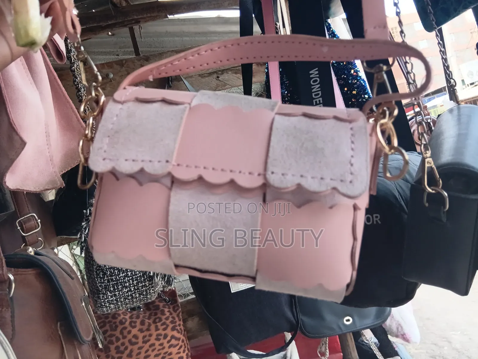 Elegant Pink Ladies Crossbody Handbag – Excellent Condition