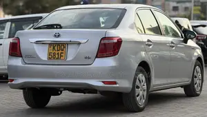 Toyota Axio 1.5 Hybrid 2WD 2017 Silver