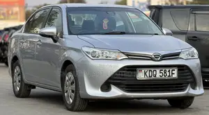Toyota Axio 1.5 Hybrid 2WD 2017 Silver